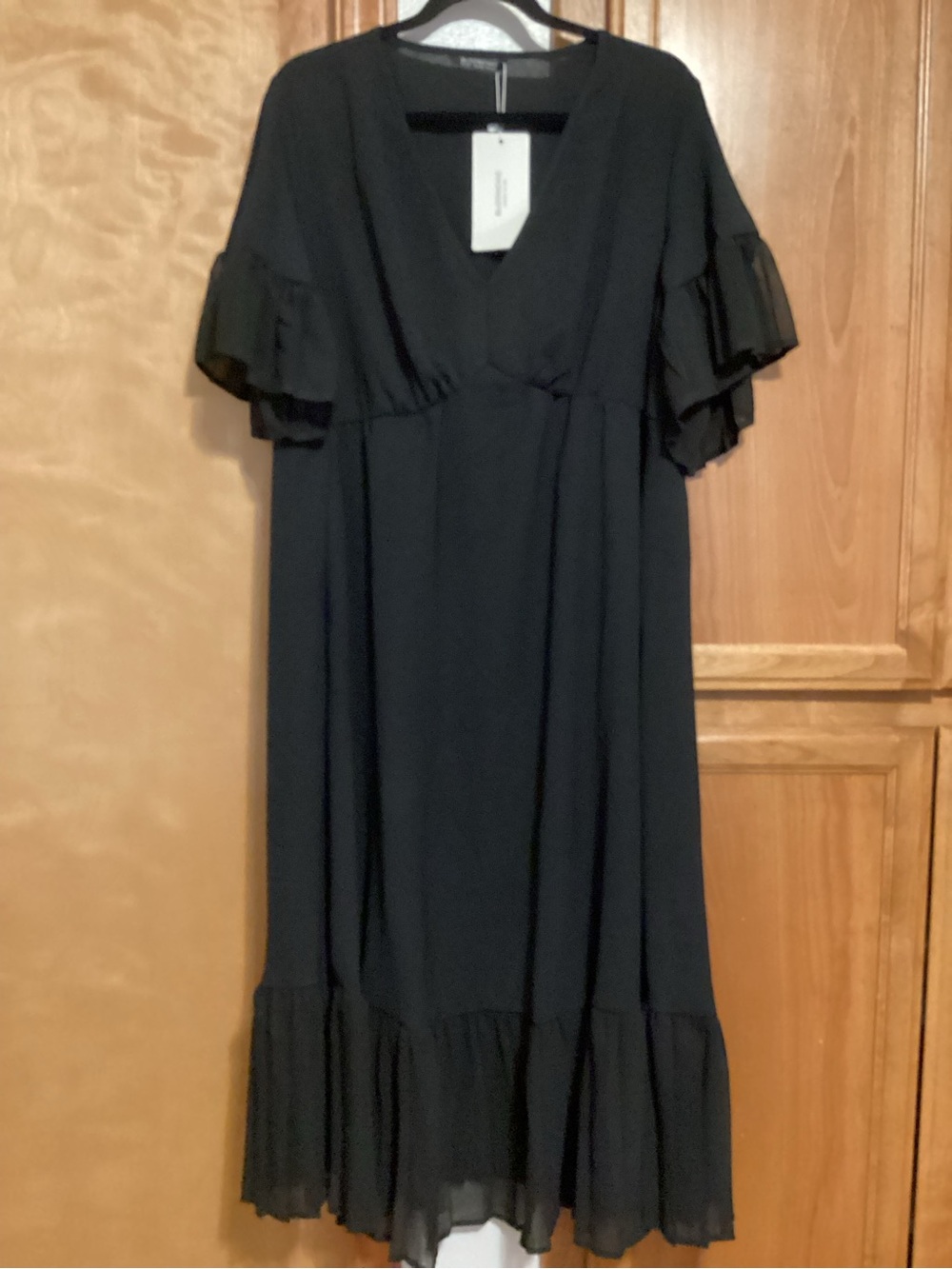 BloomChic Black Ruffle-Sleeve Midi Dress, NWT, size 14/16